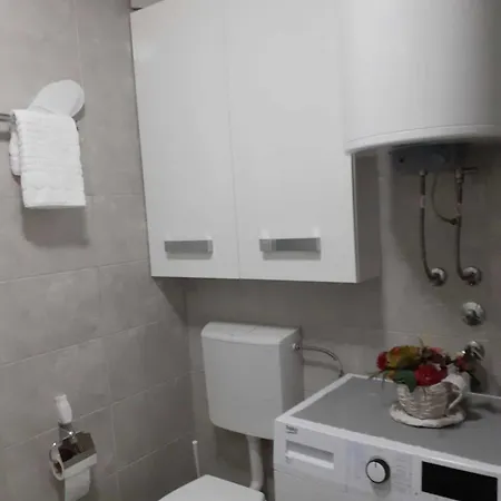 алмана апартман * סקופיה
